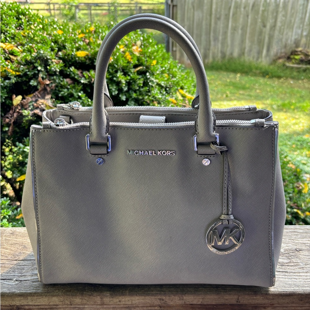 Michael Kors Authentic Taupe Satchel Bag/Shoulder/Crossbody - Picture 1 of 11